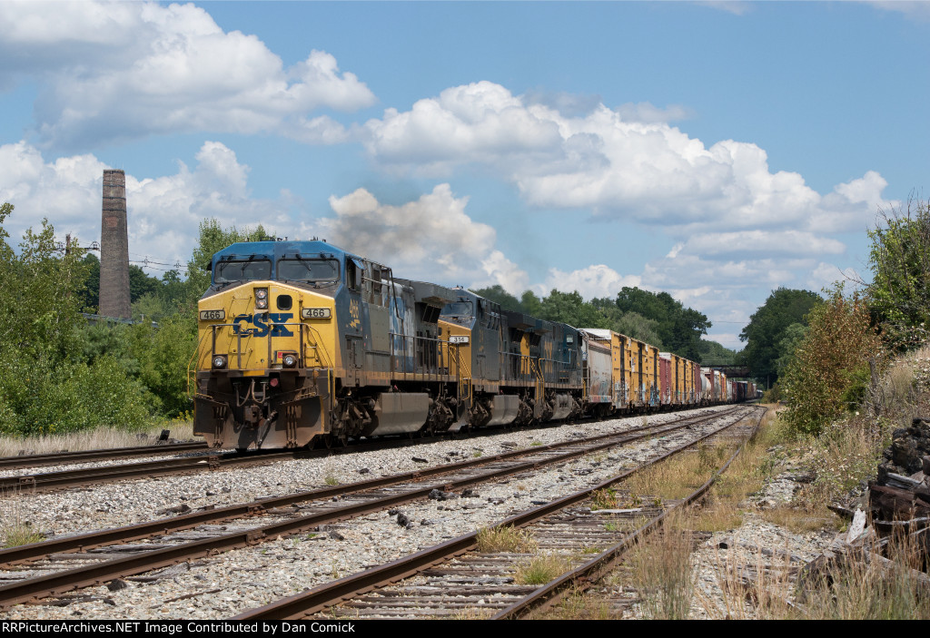 CSXT 466 Leads M427 at Dover